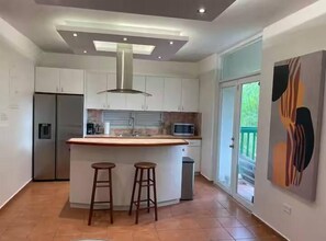 Fridge, microwave, oven, coffee/tea maker