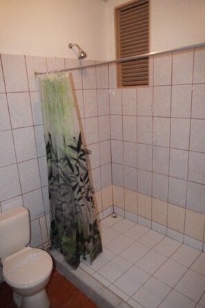 Handtücher, Seife, Toilettenpapier