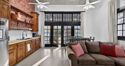 Historic Firehouse within a short stroll to Downtown Chandler, 2 beds, 1 bath,