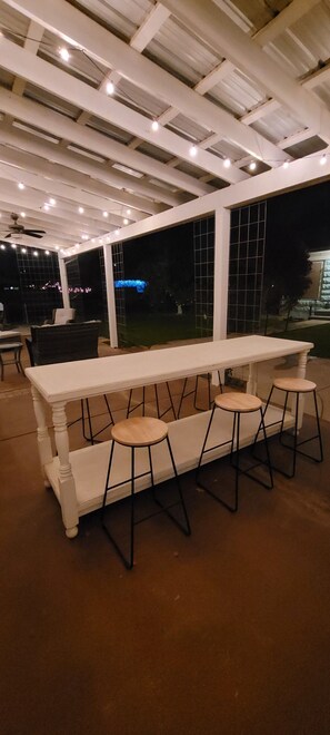 Outdoor dining