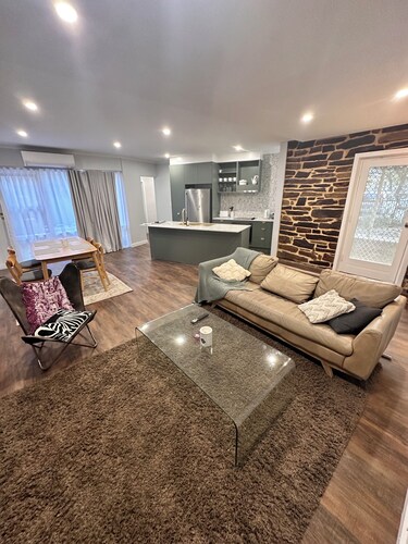 3 Bedroom Apt City, with Yard, Pet Friendly