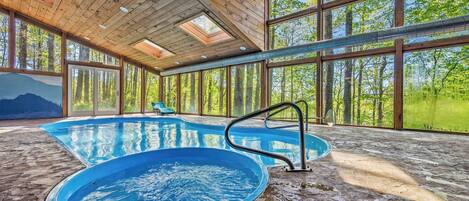 Innenpool, beheizter Pool