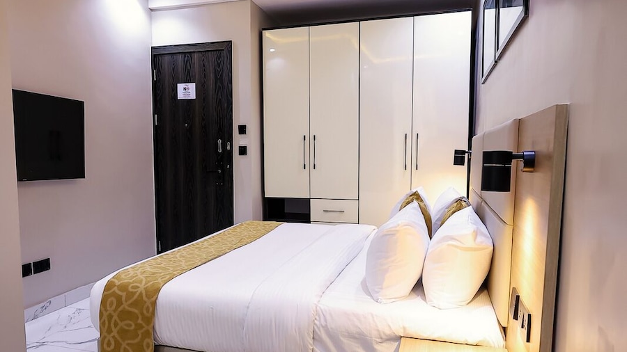 Ringruby Hotel, Oduduwa Way