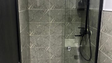 Standard Room | Bathroom