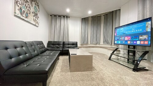 1103#201-Charming 2-bedroom apartment with AC, WiFi in brilliant Dubuque