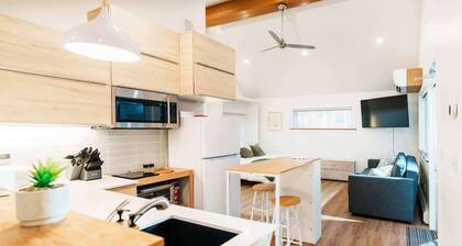 Boutique Riverside Loft Near Downtown