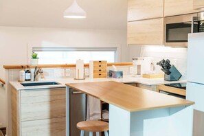 Kühlschrank, Mikrowelle, Geschirrspüler