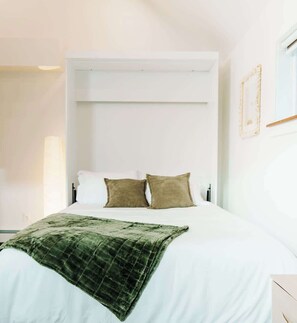 1 chambre, bureau, fer et planche à repasser, Wi-Fi