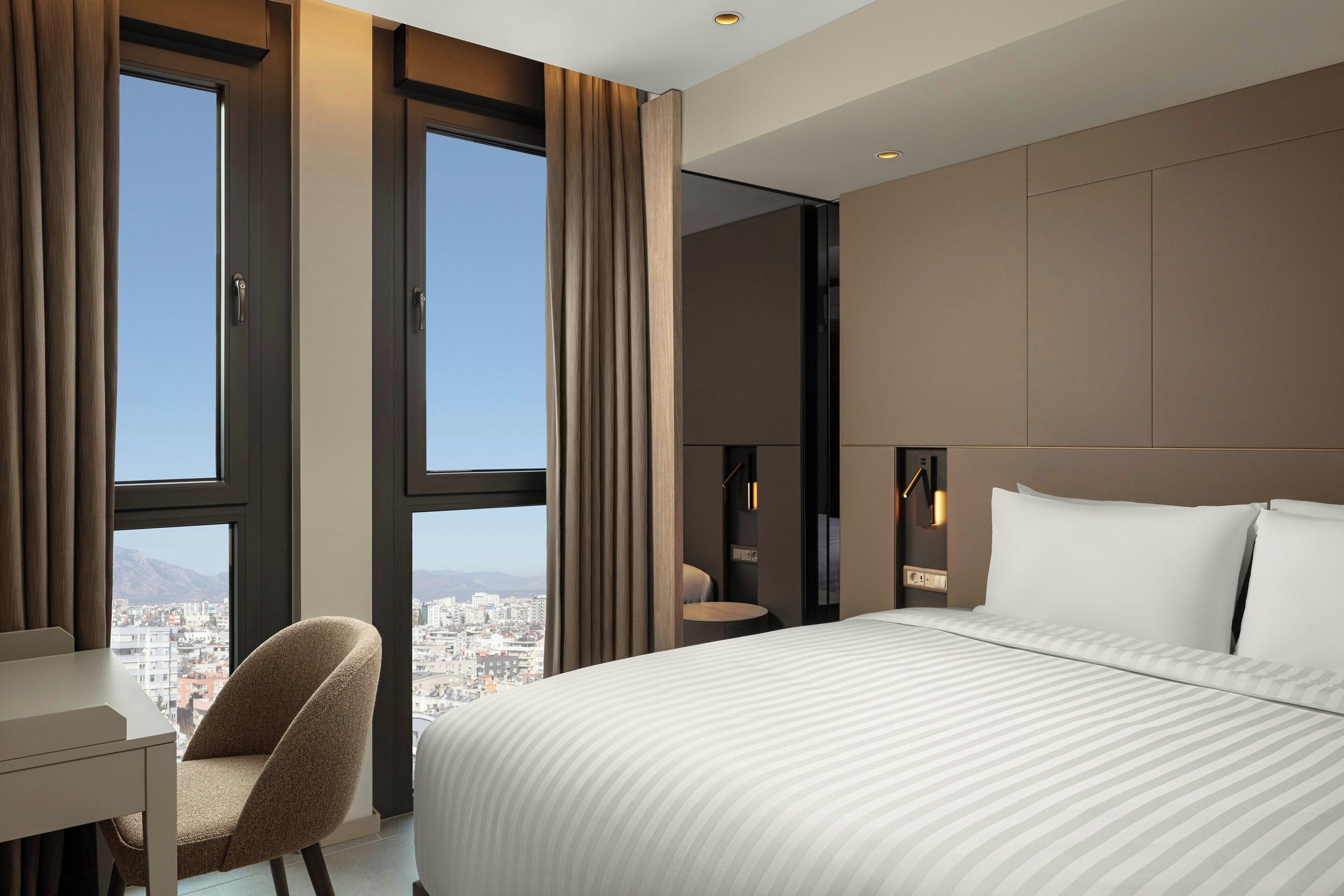 Sviitti, 1 makuuhuone, terassi, kaupunkinäköala | Tallelokero huoneessa, yksilöllisesti sisustettu