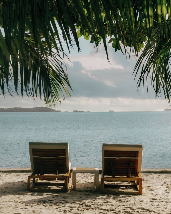 Private beach, white sand, scuba diving, snorkeling - The Westin Nirup Island Resort & Spa (Nirup Island)