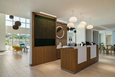 Element Charleston Airport