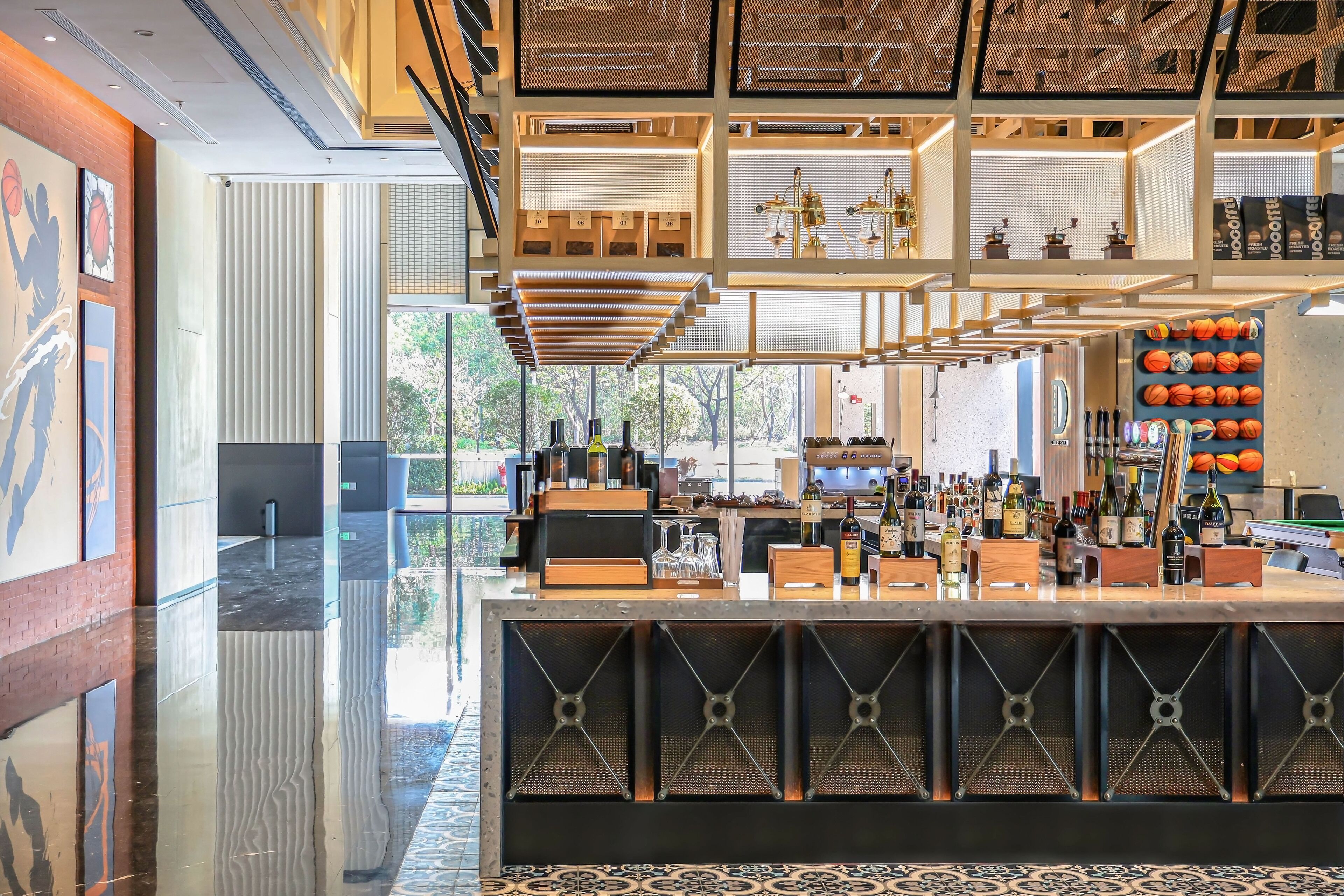 Lobby lounge