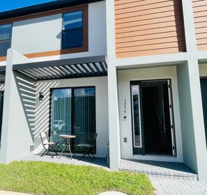 Exterior - Cozy 3-bedroom house in awesome Kissimmee Near Disney (Kissimmee)