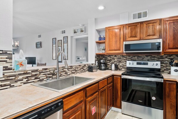 Fridge, microwave, oven, stovetop