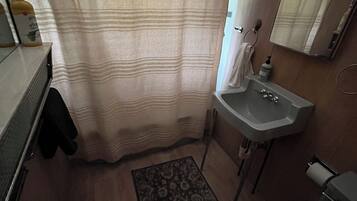 Umweltfreundliche Kosmetikartikel, Handtücher, Seife, Shampoo