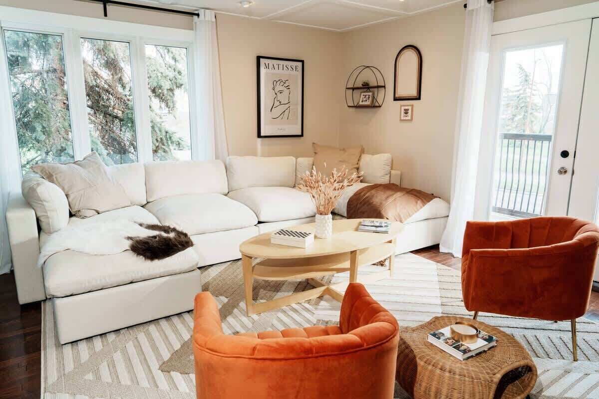 テレビ、暖炉、書斎 / ワークスペース