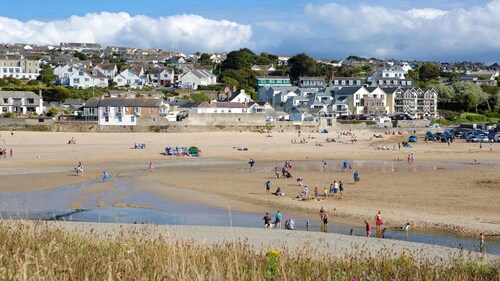 Cornwall Sea/Countryside Caravan with Hot Tub Family and Pet Friendly