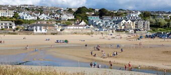 Cornwall Sea/Countryside Caravan with Hot Tub Family and Pet Friendly