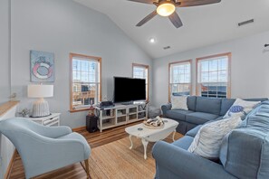 Smart TV - Oceanside Retreat with Ocean Views, Hot Tub & Short Walk to the Beach (Rodanthe)