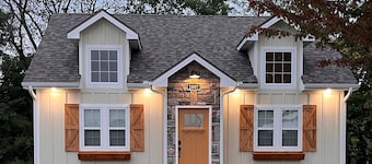 Classy Cottage new home in quaint neighborhood