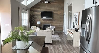 Classy Cottage new home in quaint neighborhood