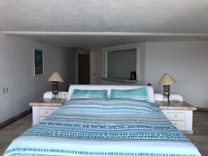 5 bedrooms, iron/ironing board, WiFi, bed sheets - 🌴 Live the Paradise in Acapulco with Bay View 🌊  (Acapulco de Juárez)