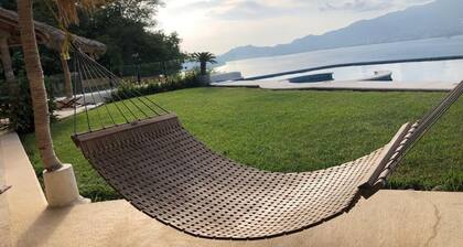 🌴 Live the Paradise in Acapulco with Bay View 🌊