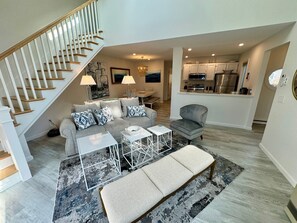 TV - Nautical-Themed, Light and Bright Townhouse in Ocean Edge Resort's Howland Village! (Brewster)