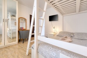 1 bedroom, free WiFi, bed sheets