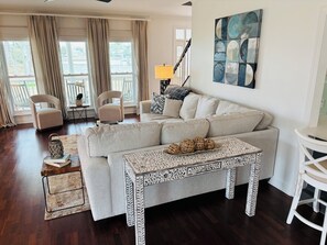 Smart TV, fireplace, table tennis