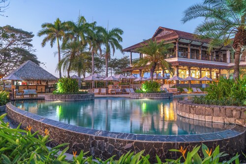 Largest Villa with Private Pools, Rancho, Heated Jacuzzi, Clubhouse, and Beach Club Access