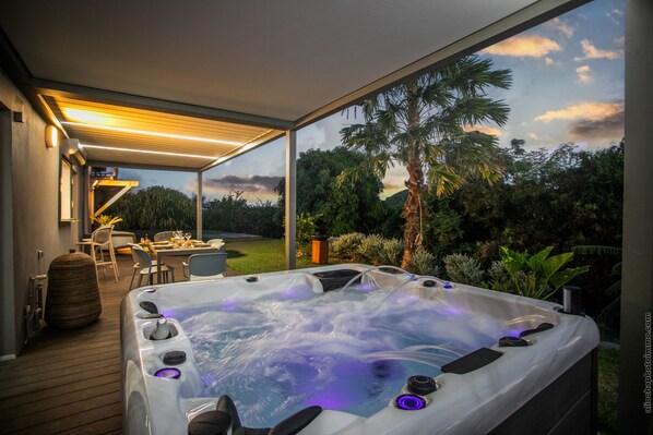 Terrace/patio - Lounge Appart A refined, discreet, carefully designed space (VAUCLIN)