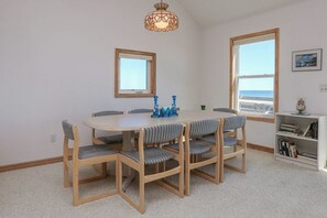 Dining - MacWater Beach House - Classic 5 BR Oceanfront home in Southern Shores (Southern Shores)