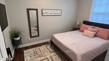 2 bedrooms, iron/ironing board, WiFi, bed sheets