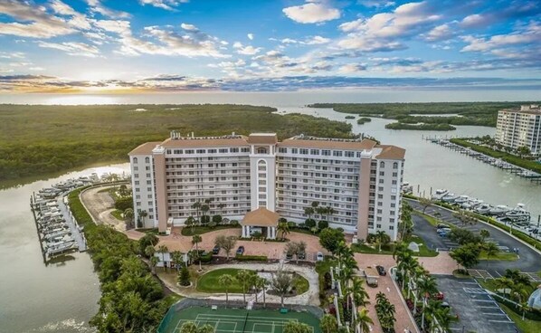 Exterior - Marina Bay Club, North Naples Florida, Charming 2-bedroom condo with AC, WiFi
(Naples)