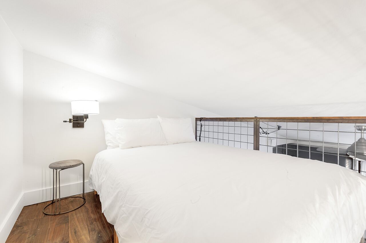 1 slaapkamer, een strijkplank/strijkijzer, gratis wifi, beddengoed