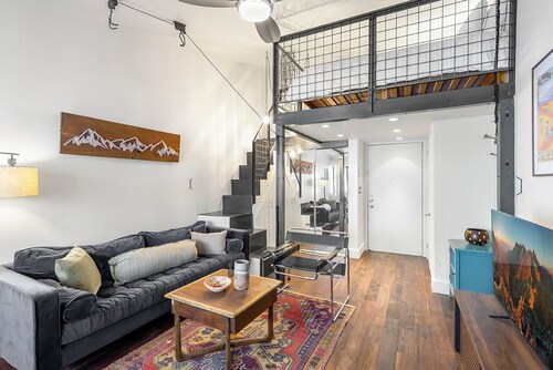 Stylish Studio Retreat with Hot Tub Access