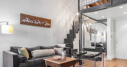 Stylish Studio Retreat with Hot Tub Access