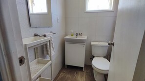 Hair dryer, towels, toilet paper - Nice house with pool and hot tub in the middle of nature (Valparaíso)