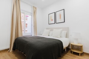 2 bedrooms, iron/ironing board, WiFi, bed sheets - Blueground | Sarrià, AC & balcony, nr Pedralbes (Barcelona)