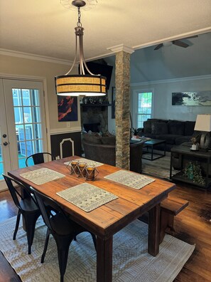 Dining - Masters Tournament Oasis Walking Distance & Tunnel Access (Augusta)