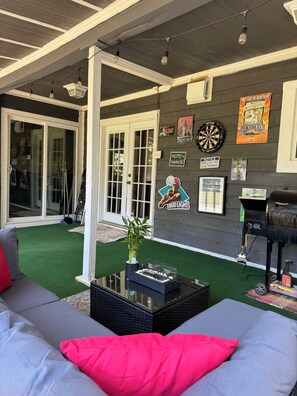 Terrace/patio - Masters Tournament Oasis Walking Distance & Tunnel Access (Augusta)