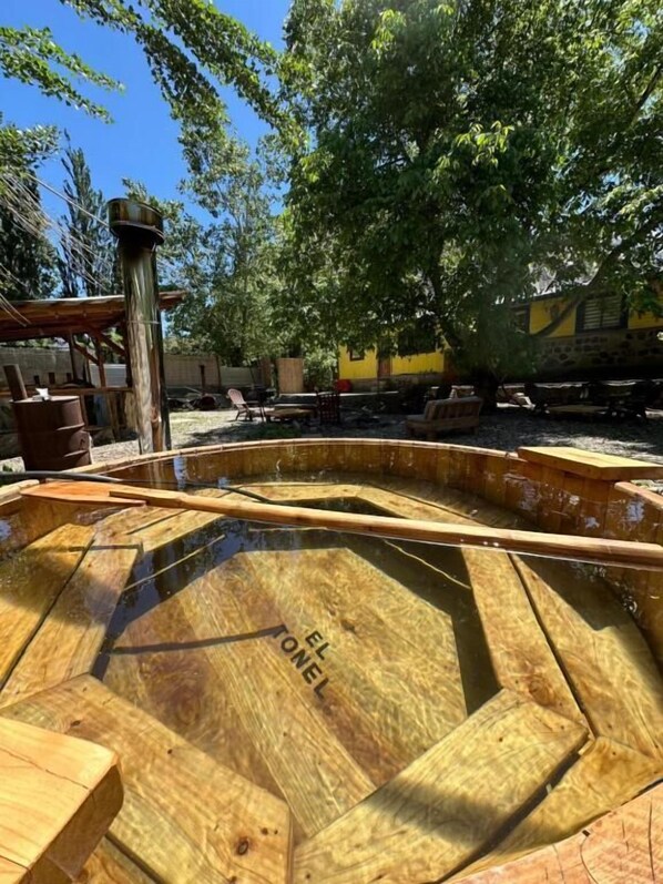 Outdoor pool - Hostal Piolet (San José de Maipo)