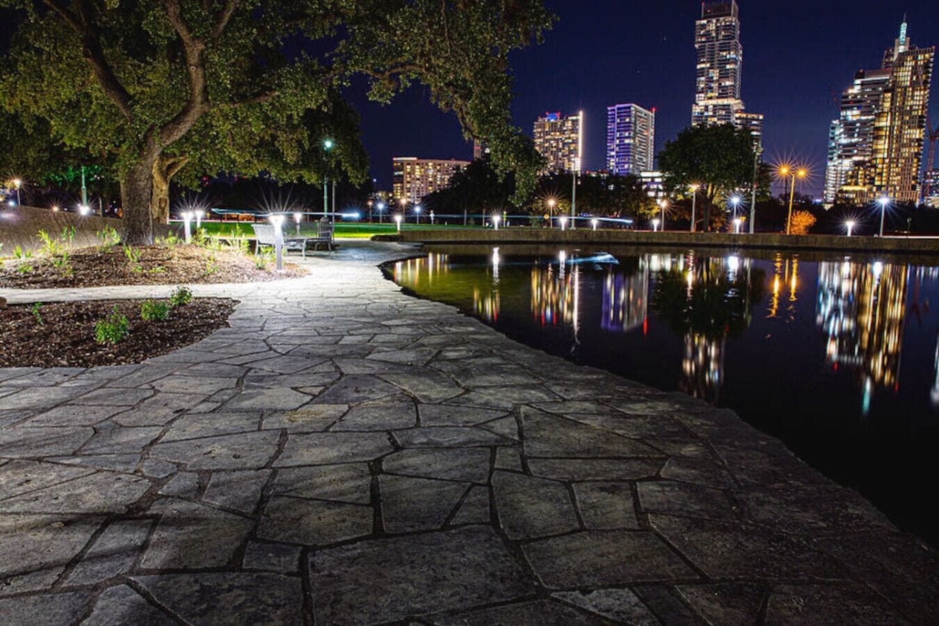 المنطقة المحيطة بالمنشأة