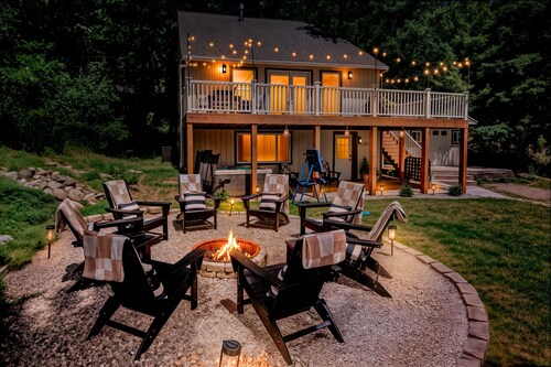 Spring Sales! Family FUN! 4 Private Bedrooms, Hot Tub, Game room