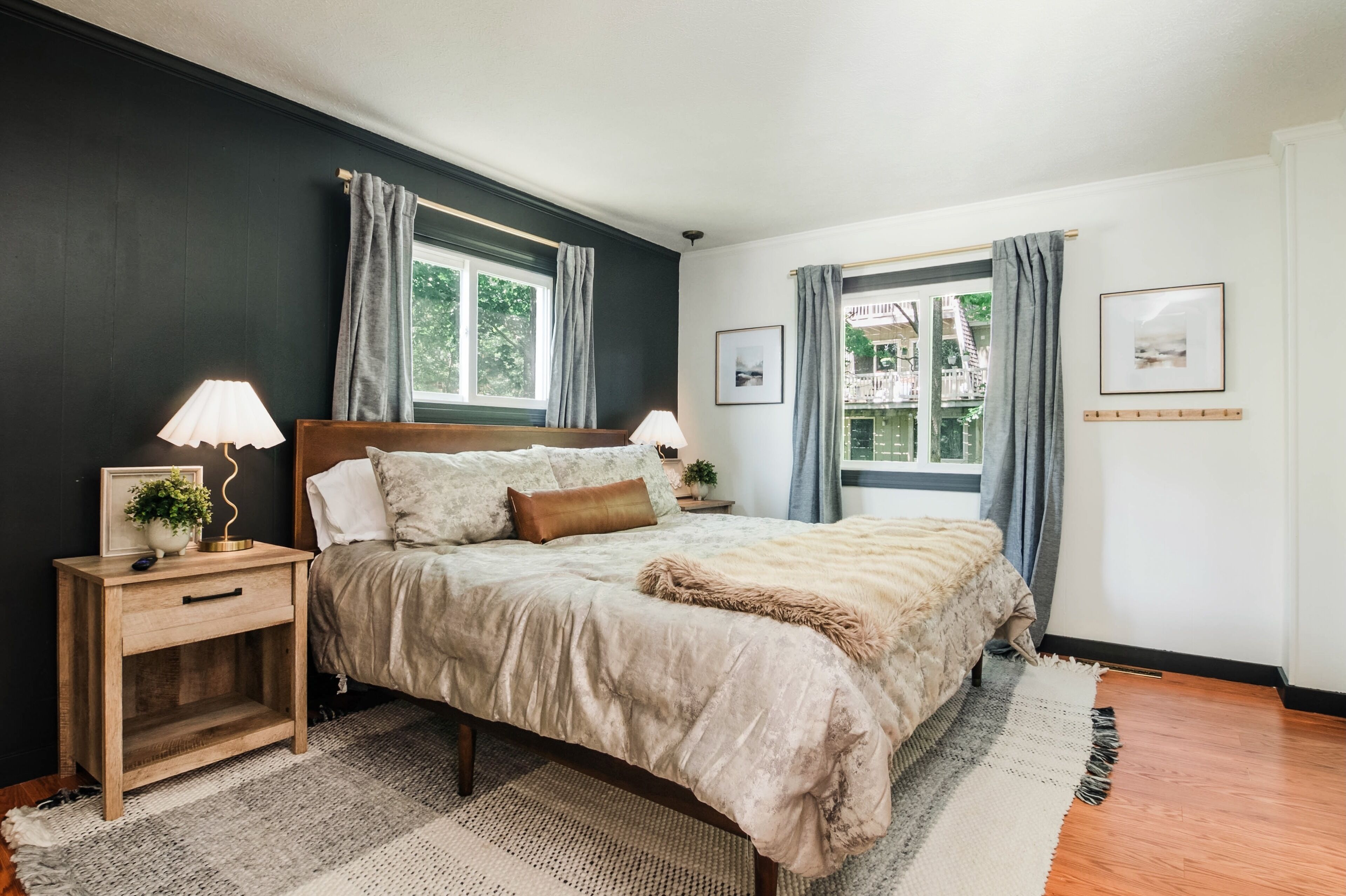 4 camere, una scrivania, ferro/asse da stiro, culla da viaggio