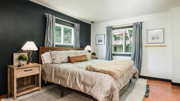 4 camere, una scrivania, ferro/asse da stiro, culla da viaggio