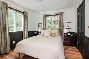 4 Schlafzimmer, Schreibtisch, Bügeleisen/Bügelbrett, Reisekinderbett