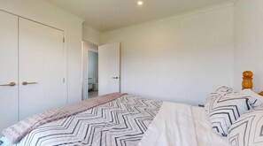 2 bedrooms, iron/ironing board