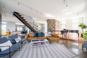 Smart TV, fireplace, computer monitors